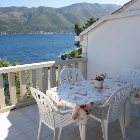 Apartments By The Sea Tri Zala, Korcula - 556 Apartment