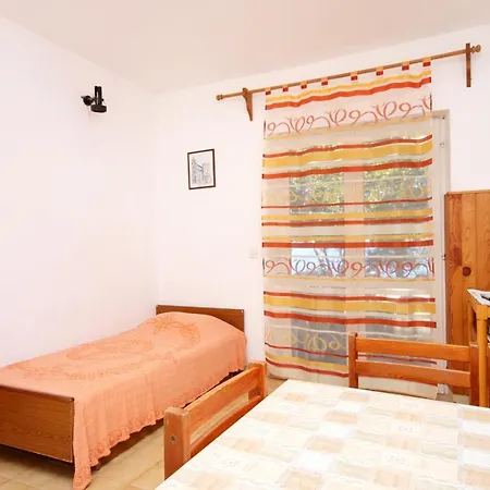 Apartments By The Sea Tri Zala, Korcula - 556 *