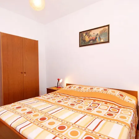 Apartments By The Sea Tri Zala, Korcula - 556 Zrnovo